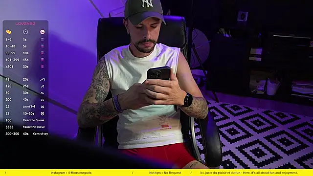 Snapshot of monsieurguitsxxx chatting on November 2025 07:25:02 PM monsieurguitsxxx online show from November 2025 07:25:02 PM