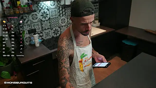 Snapshot of monsieurguitsxxx chatting on November 2025 07:03:01 PM monsieurguitsxxx online show from November 2025 07:03:01 PM