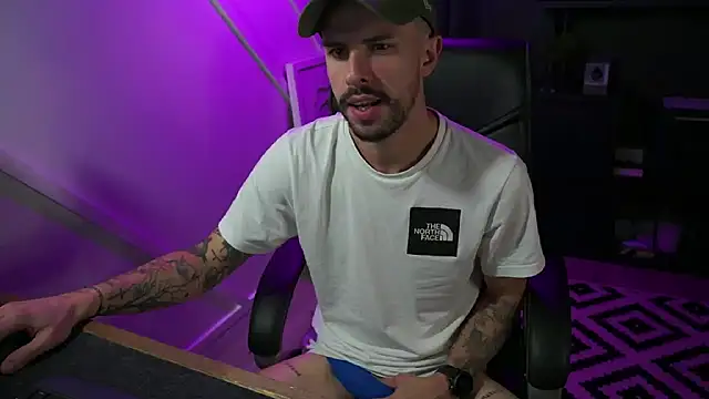 Snapshot of monsieurguitsxxx chatting on November 2025 03:52:02 PM monsieurguitsxxx online show from November 2025 03:52:02 PM