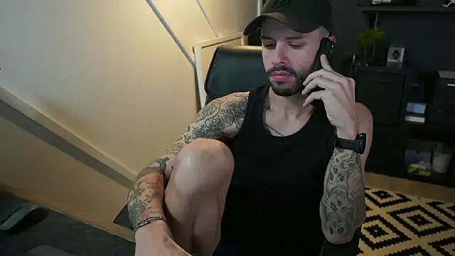 Snapshot of monsieurguitsxxx chatting on November 2025 10:32:02 AM monsieurguitsxxx online show from November 2025 10:32:02 AM