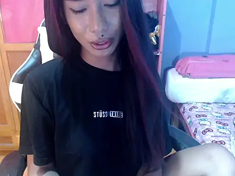 Snapshot of Yourasianbabyemma chatting on May 2026 07:08:01 PM Yourasianbabyemma online show from May 2026 07:08:01 PM
