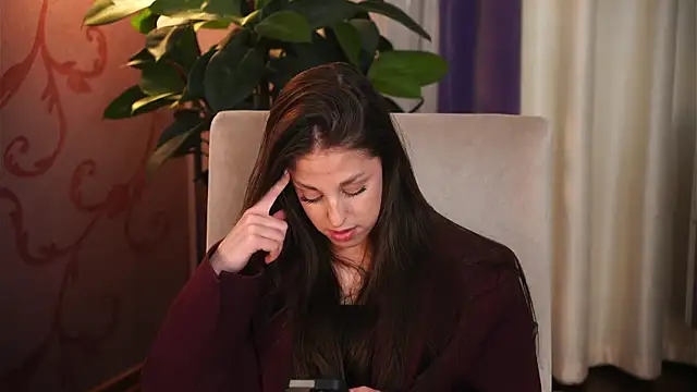 Snapshot of JohannaCharlon chatting on October 2025 12:27:01 PM JohannaCharlon online show from October 2025 12:27:01 PM