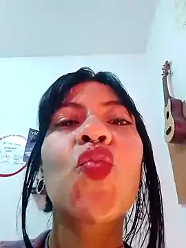 Snapshot of canelaholliwood chatting on October 2025 12:09:02 PM canelaholliwood online show from October 2025 12:09:02 PM