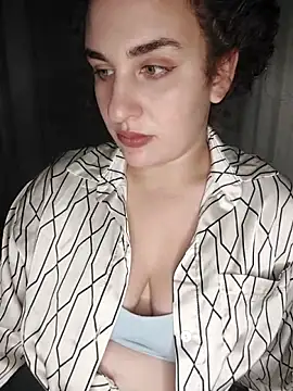Kiki Catty online show from October 2025 07:36:02 PM