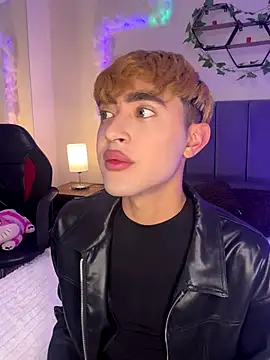 Snapshot of JustinCastiblanco chatting on October 2025 11:46:02 AM JustinCastiblanco online show from October 2025 11:46:02 AM