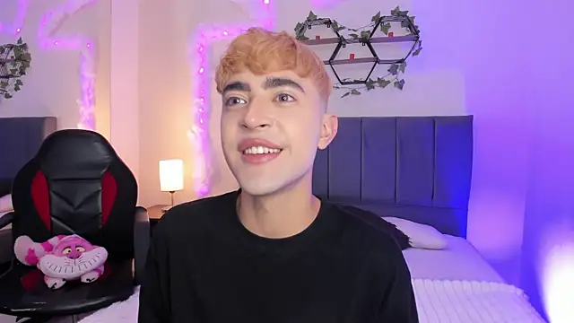 Snapshot of JustinCastiblanco chatting on October 2025 11:36:01 AM JustinCastiblanco online show from October 2025 11:36:01 AM