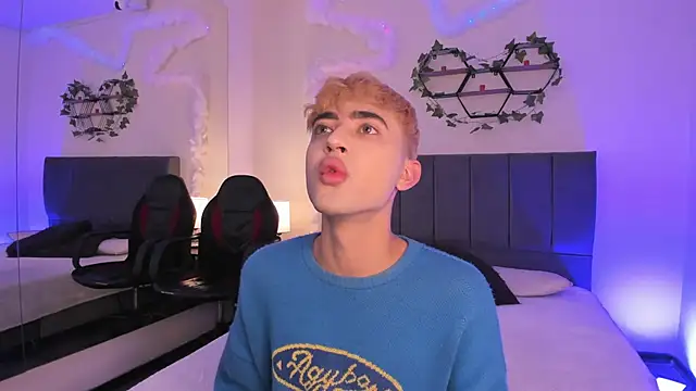 Snapshot of JustinCastiblanco chatting on November 2025 11:23:02 AM JustinCastiblanco online show from November 2025 11:23:02 AM