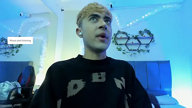 Snapshot of JustinCastiblanco chatting on November 2025 11:21:02 AM JustinCastiblanco online show from November 2025 11:21:02 AM