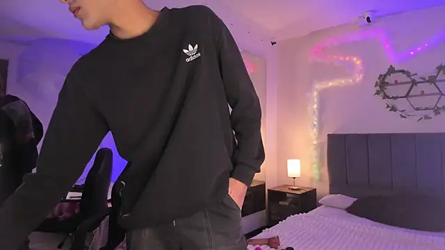 Snapshot of JustinCastiblanco chatting on November 2025 11:29:01 AM JustinCastiblanco online show from November 2025 11:29:01 AM