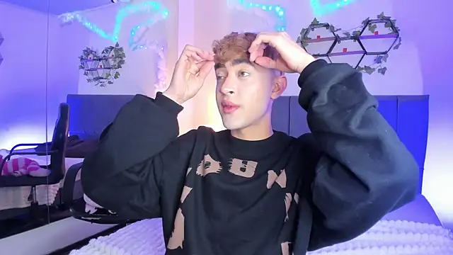 Snapshot of JustinCastiblanco chatting on November 2025 11:25:02 AM JustinCastiblanco online show from November 2025 11:25:02 AM