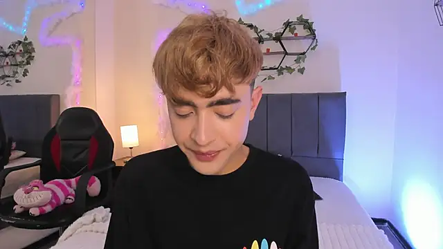 Snapshot of JustinCastiblanco chatting on November 2025 11:24:01 AM JustinCastiblanco online show from November 2025 11:24:01 AM