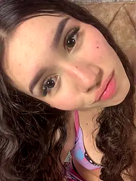 Snapshot of SsexCouplee chatting on November 2025 05:01:02 PM SsexCouplee online show from November 2025 05:01:02 PM