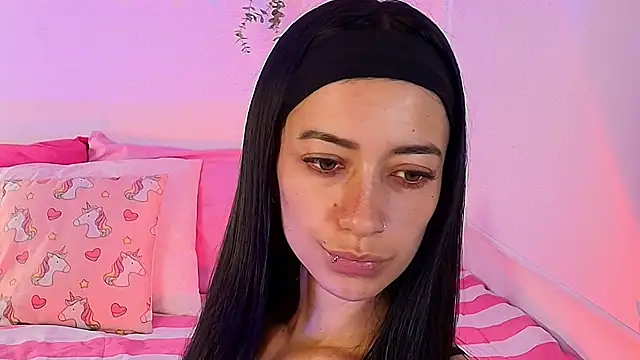 Snapshot of _TiniWild chatting on December 2025 03:23:01 AM TiniWild online show from December 2025 03:23:01 AM