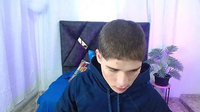 Snapshot of Mattass18 chatting on October 2025 01:32:01 PM Mattass18 online show from October 2025 01:32:01 PM