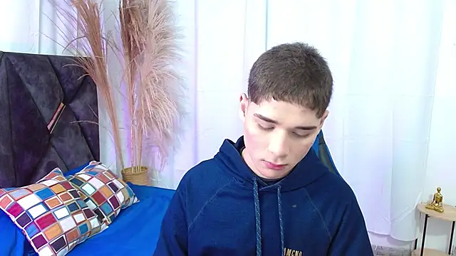 Snapshot of Mattass18 chatting on November 2025 01:32:01 PM Mattass18 online show from November 2025 01:32:01 PM