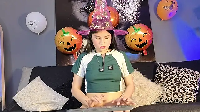 Snapshot of celestesecrett chatting on October 2025 06:59:01 PM celestesecrett online show from October 2025 06:59:01 PM