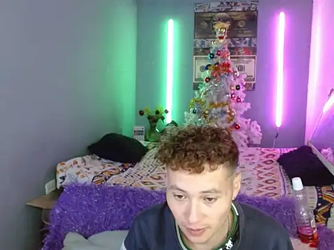 Snapshot of Latin_boysxxxx chatting on November 2025 09:52:01 PM Latin boysxxxx online show from November 2025 09:52:01 PM