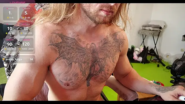 Snapshot of tarzan_ chatting on October 2025 08:06:01 AM tarzan online show from October 2025 08:06:01 AM