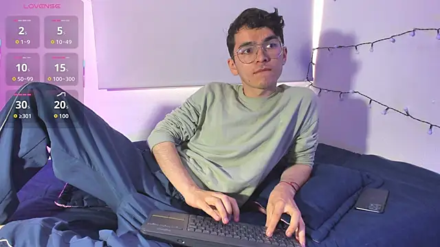 Snapshot of dani_angel_dark chatting on December 2025 09:30:01 PM dani angel dark online show from December 2025 09:30:01 PM