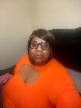 Snapshot of BarbieLiion chatting on October 2025 06:13:02 AM BarbieLiion online show from October 2025 06:13:02 AM