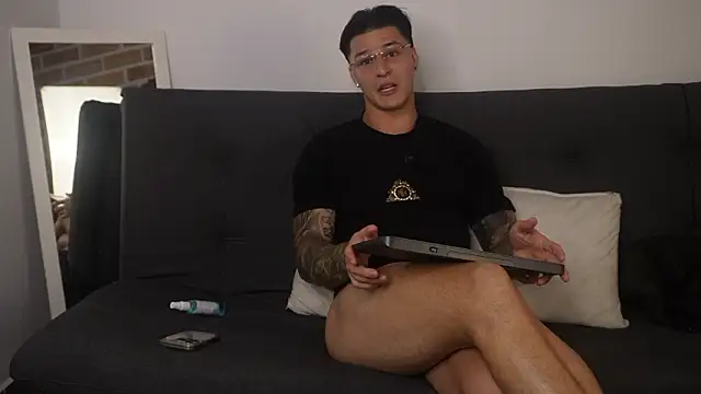 Snapshot of Dominick_walker chatting on February 2026 03:24:01 AM Dominick walker online show from February 2026 03:24:01 AM