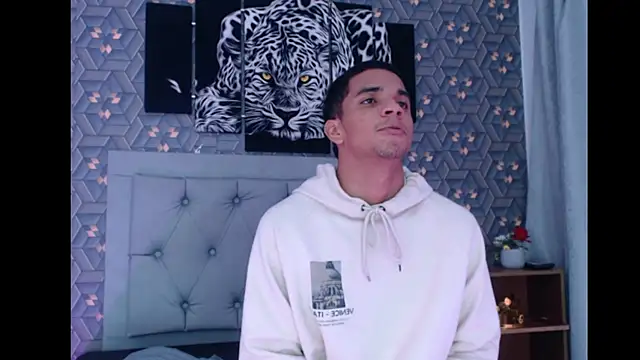 Natan Latino online show from October 2025 03:40:01 AM