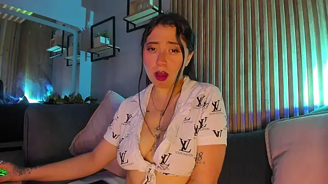 JuliethCruz  online show from June 2026 07:29:01 PM