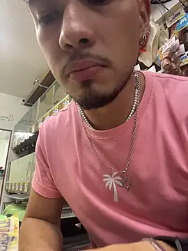 Snapshot of Leonardmoppet chatting on November 2025 10:32:02 PM Leonardmoppet online show from November 2025 10:32:02 PM