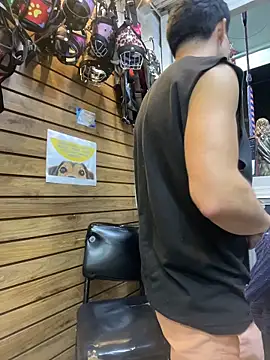 Leonardmoppet online show from February 2026 12:37:02 AM