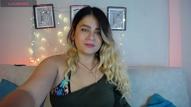 Sweet Bella Valery online show from April 2026 10:23:02 PM