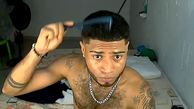 Snapshot of AXionX chatting on February 2026 12:05:02 AM AXionX online show from February 2026 12:05:02 AM