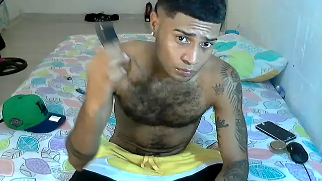 Snapshot of AXionX chatting on February 2026 01:01:02 AM AXionX online show from February 2026 01:01:02 AM