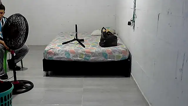 Snapshot of AXionX chatting on March 2026 05:31:02 AM AXionX online show from March 2026 05:31:02 AM