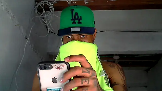 Snapshot of AXionX chatting on March 2026 12:27:02 AM AXionX online show from March 2026 12:27:02 AM