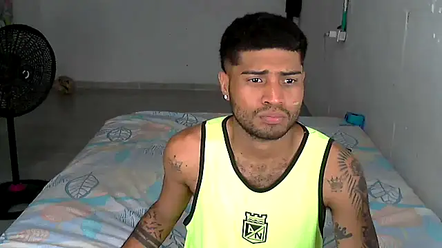 Snapshot of AXionX chatting on March 2026 02:05:02 AM AXionX online show from March 2026 02:05:02 AM