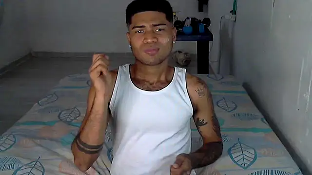 Snapshot of AXionX chatting on March 2026 06:55:01 PM AXionX online show from March 2026 06:55:01 PM