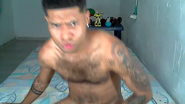 Snapshot of AXionX chatting on March 2026 07:01:01 AM AXionX online show from March 2026 07:01:01 AM