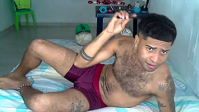 Snapshot of AXionX chatting on March 2026 12:48:02 AM AXionX online show from March 2026 12:48:02 AM