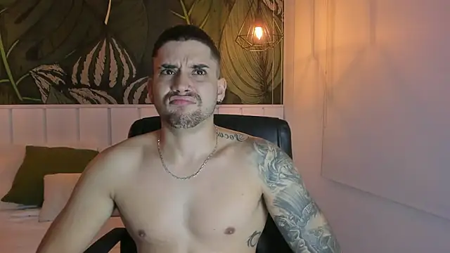 Snapshot of Mike_montoya01 chatting on November 2025 05:07:02 AM Mike montoya01 online show from November 2025 05:07:02 AM