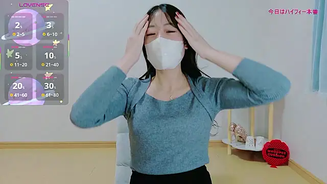 Snapshot of TSUKI_circle chatting on November 2025 02:42:02 PM TSUKI circle online show from November 2025 02:42:02 PM