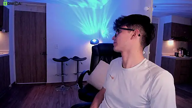 Mikeyvioleta  online show from February 2026 09:58:02 AM