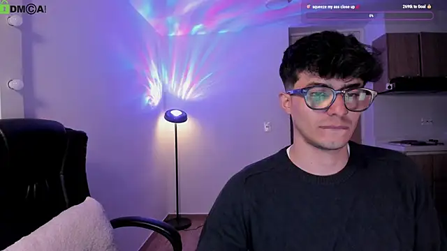 Snapshot of Mikeyvioleta_ chatting on May 2026 04:09:02 AM Mikeyvioleta online show from May 2026 04:09:02 AM