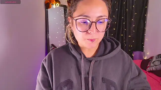 Rhosynn online show from October 2025 02:36:02 AM