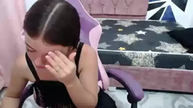 Snapshot of scarleth18 chatting on November 2025 02:44:01 AM scarleth18 online show from November 2025 02:44:01 AM