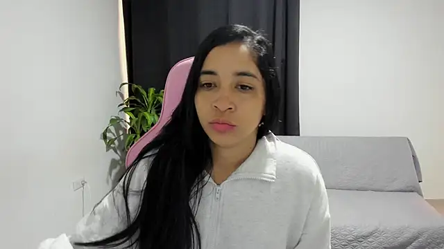 Kruela online show from November 2025 12:05:02 PM