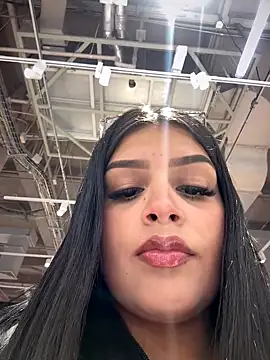 Lucianacuoper online show from November 2025 09:24:02 PM