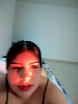 Lucianacuoper online show from December 2025 04:38:01 PM