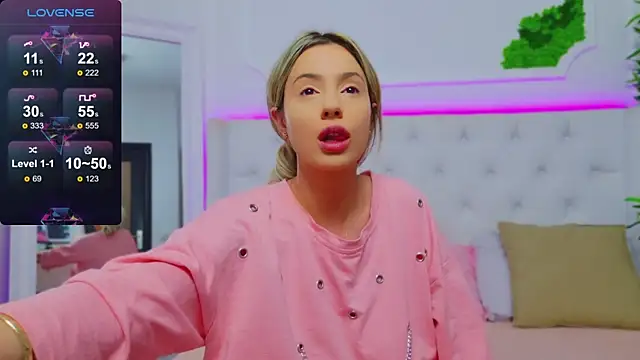 AriannaSins online show from January 2025 01:17:01 PM