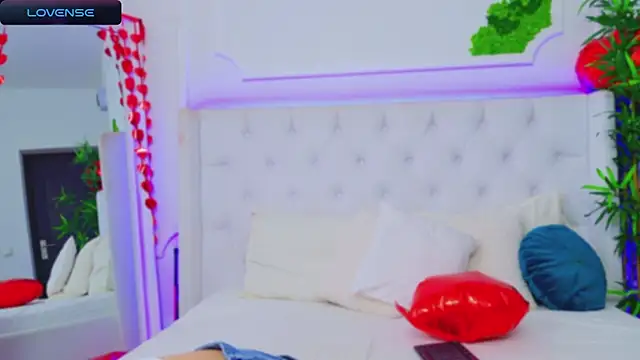 AriannaSins online show from February 2025 01:33:01 PM