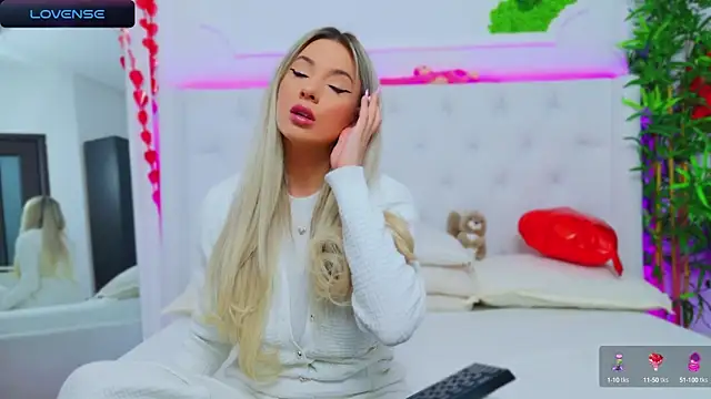 AriannaSins online show from February 2025 01:10:02 PM